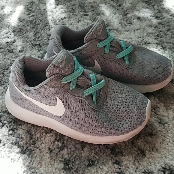 girls grey tennis shoes